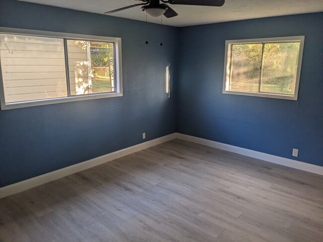 Building Photo - 3941 Broadmoor Dr