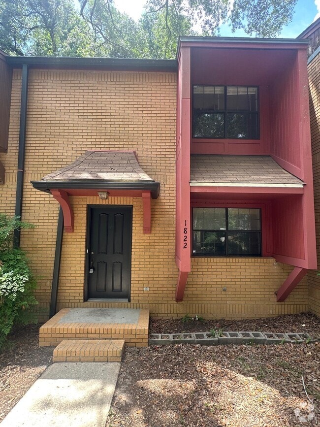Building Photo - 1822 Larette Dr