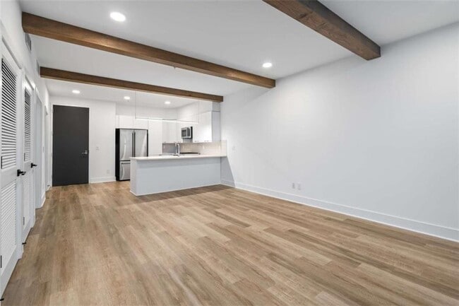 Building Photo - 346 Peters St SW