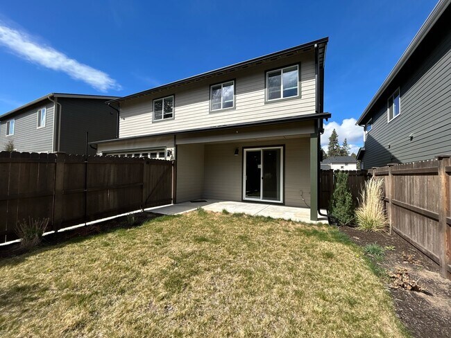 Building Photo - 20211 Glen Vista Rd