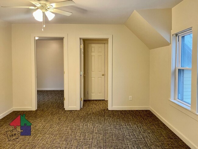 Building Photo - 293 US-302