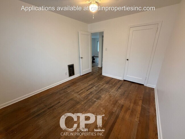 Building Photo - 1050 19th Ave