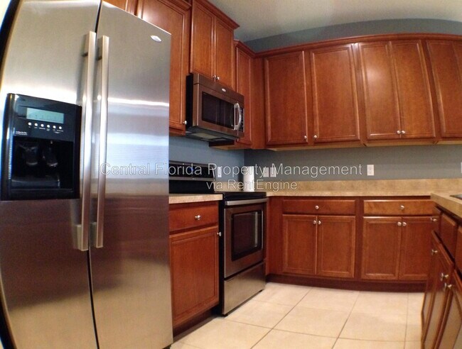 Building Photo - 210 Silverglen Ln