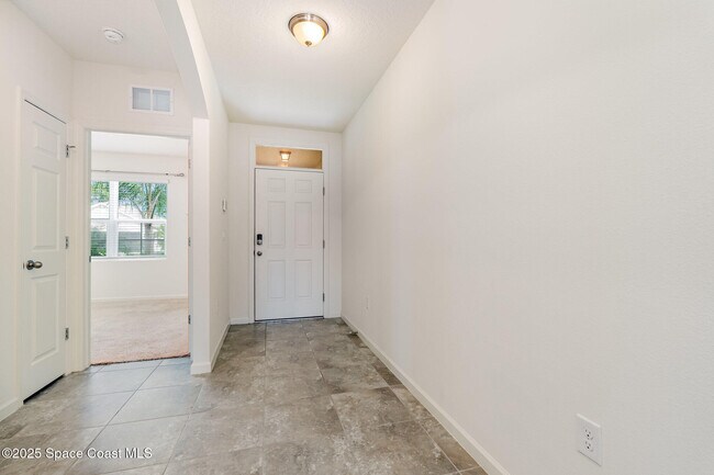 Building Photo - 899 Forest Trace Cir