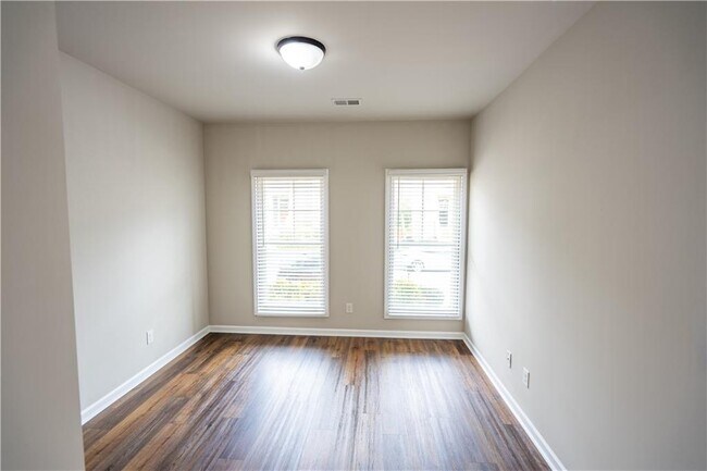 Building Photo - 3657 Princeton Ave