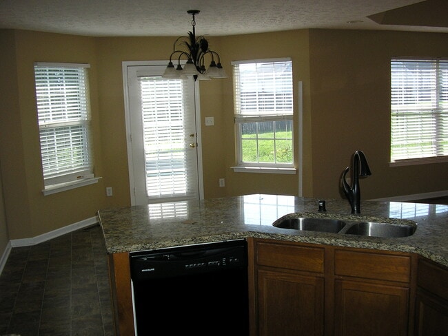 Building Photo - 403 Cedar Hollow Dr