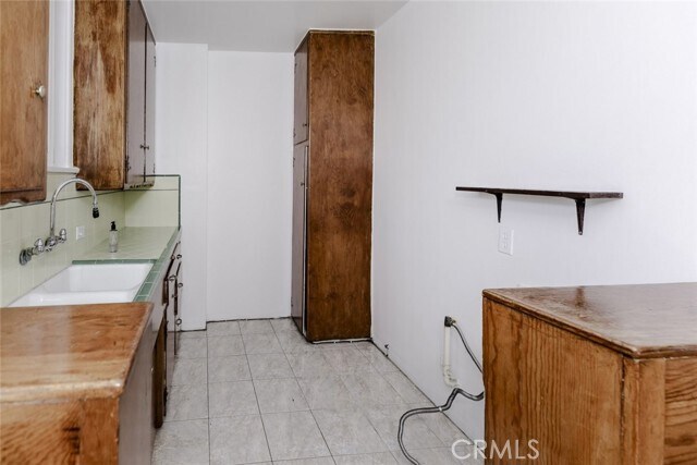Building Photo - 1217 N Kingsley Dr