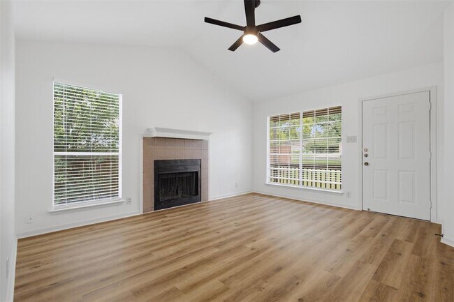 Building Photo - 11611 Rustic Rock Dr