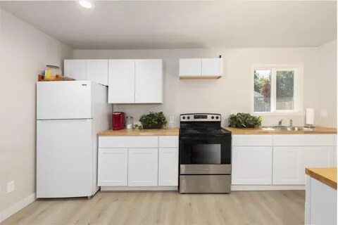 Building Photo - 53 SW Eastern Ave