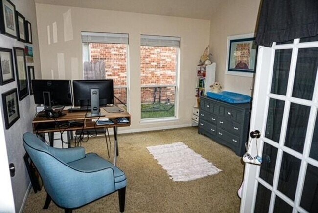 Building Photo - 12814 Quail Creek Dr