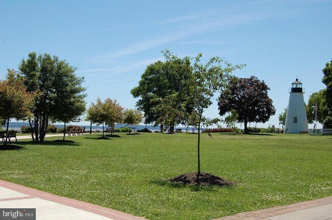 Building Photo - 421 Concord St