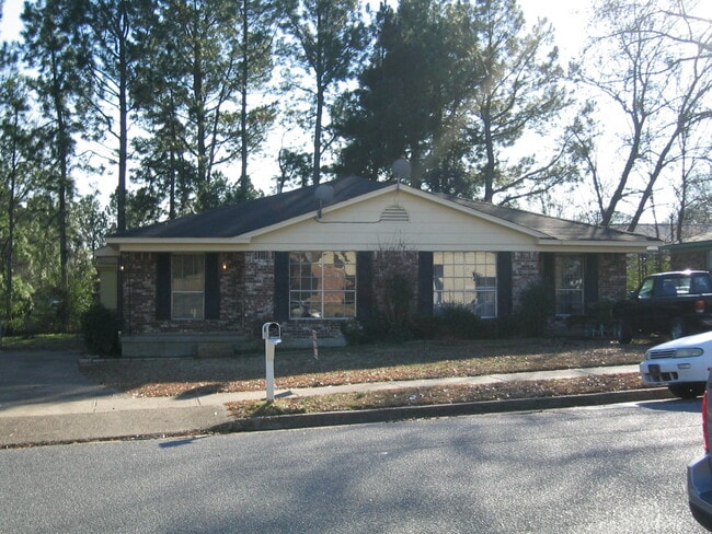 Building Photo - 6441 Gillespie Rd