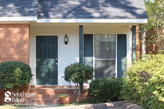 Building Photo - Woodshire Duplexes & Townhomes