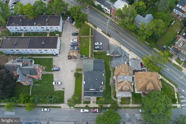 Building Photo - 234 4th Ave