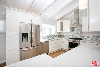 Building Photo - 122 Montreal St