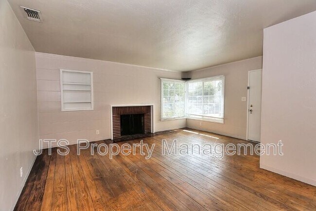 Building Photo - 3109-3111 Hampshire Drive