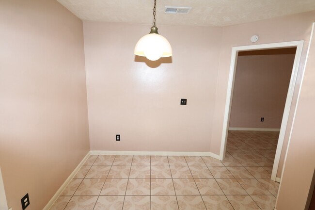 Building Photo - 20514 Red Sun Dr