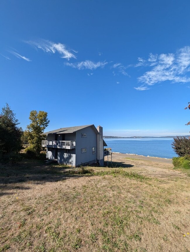 Building Photo - A Luxury Beachfront Lodge Awaits! For Rent...