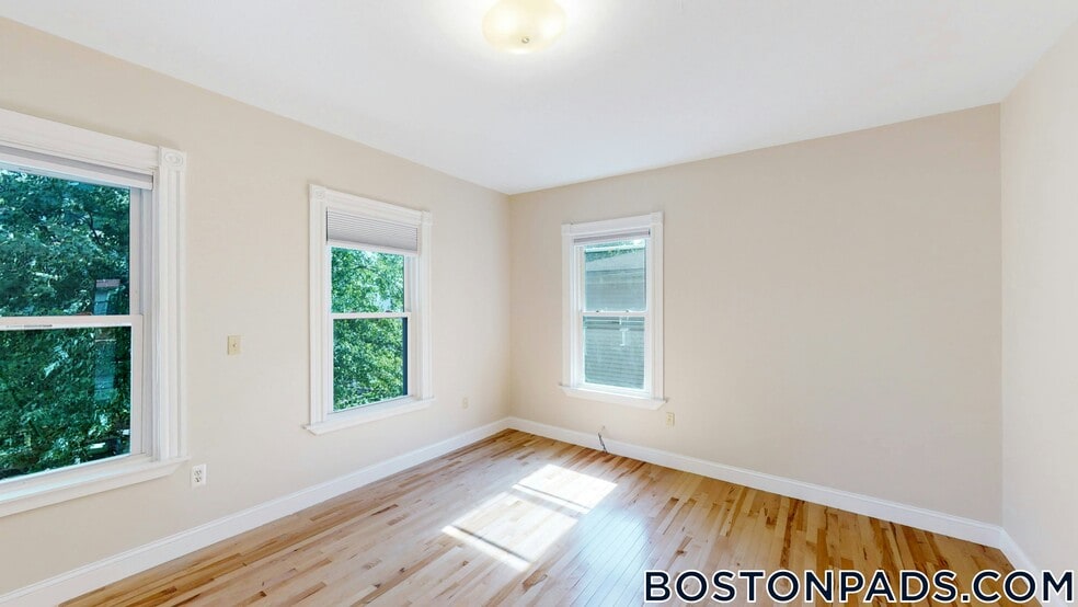 Building Photo - 45 Pratt St