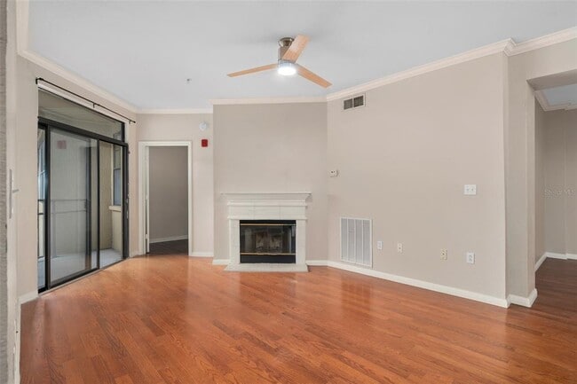 Building Photo - 911 N Orange Ave