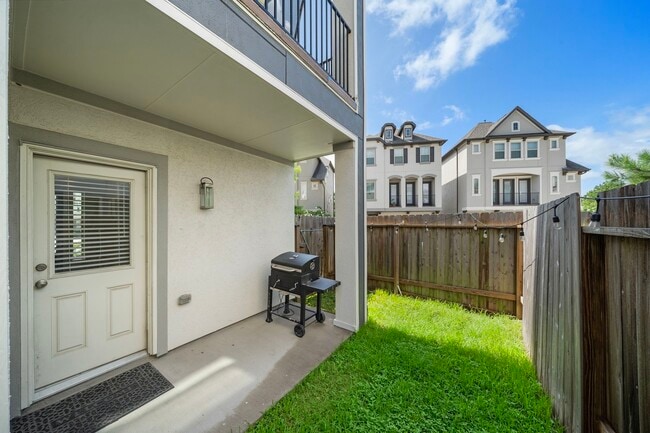 Building Photo - 4003 Centre Valley Ln