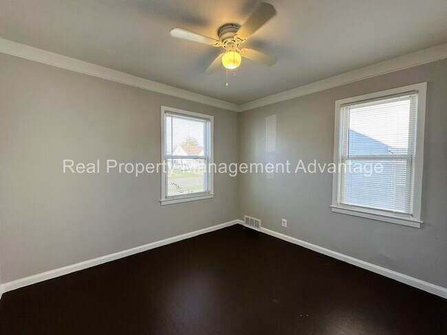 Building Photo - 21012 Beechwood Ave