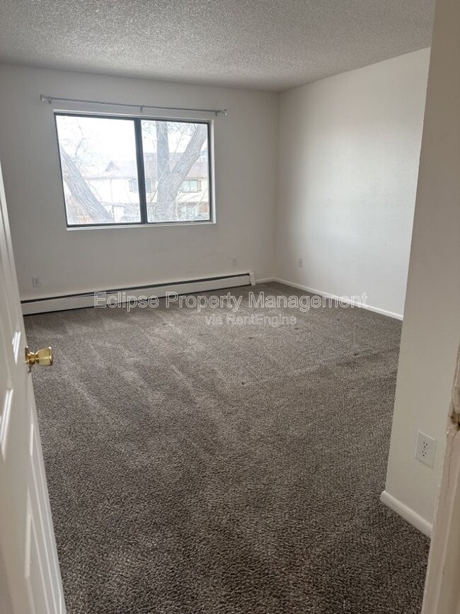 Building Photo - 3247 Main St