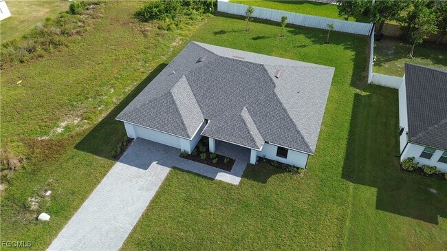 Building Photo - 420 NW 4th Terrace