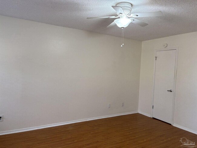Building Photo - 5001 Soto Grande Dr