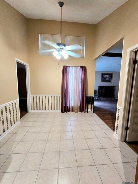 Building Photo - 16055 Manchester Ave