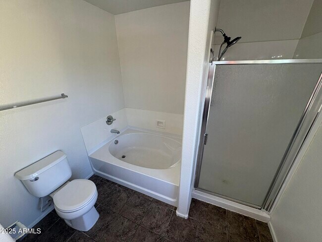 Building Photo - 7709 S 63rd Dr