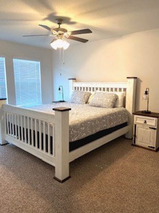 Building Photo - FURNISHED!!!  BEAUTIFUL 3 BEDROOM 2.5 BATH...