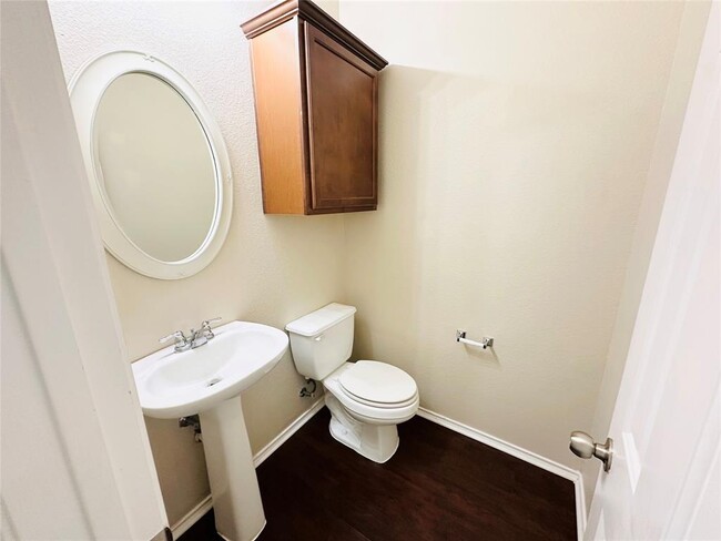 Building Photo - 245 Verano Dr