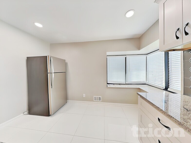 Building Photo - 4963 Preswick Ct