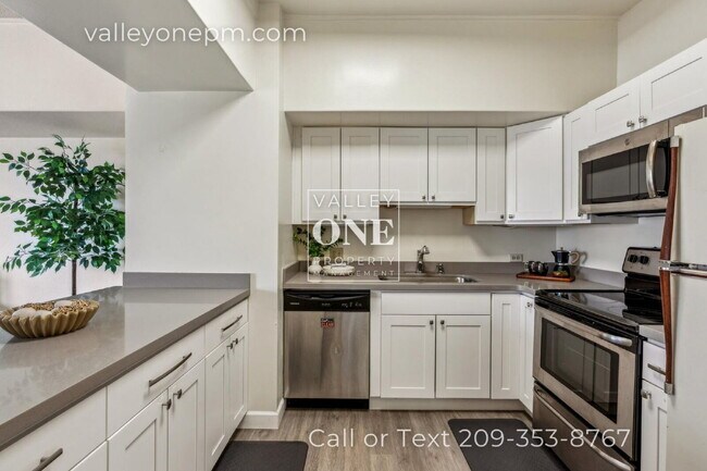Building Photo - Panoramic San Francisco Bay Views and Unbe...