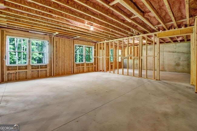 Building Photo - 297 Delta Dr