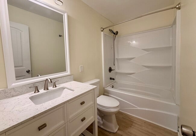 Building Photo - 101 Holly Rd