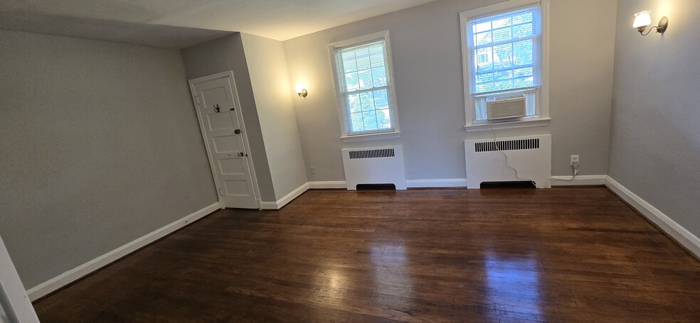 Building Photo - 6A N Beaumont Ave