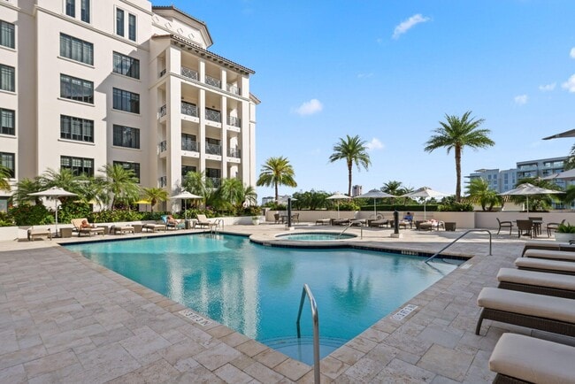 Building Photo - 200 E Palmetto Park Rd