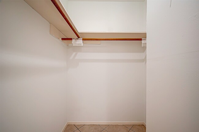 Building Photo - 7027 Inkberry Dr