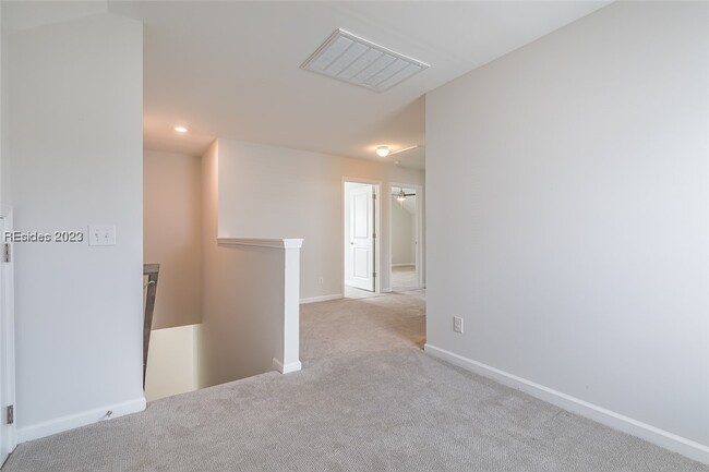 Building Photo - 1068 S Innovation Dr