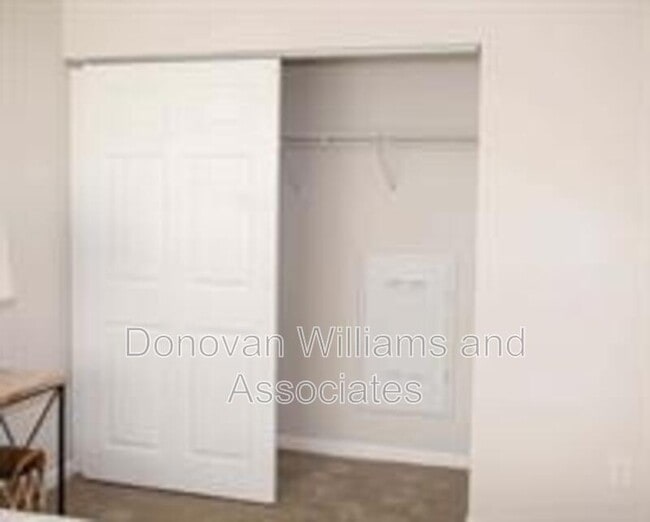 Building Photo - 2203 Kilborne Dr