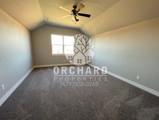 Building Photo - 1052 Morra Ave