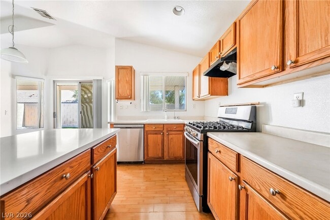 Building Photo - 11000 Vallerosa St