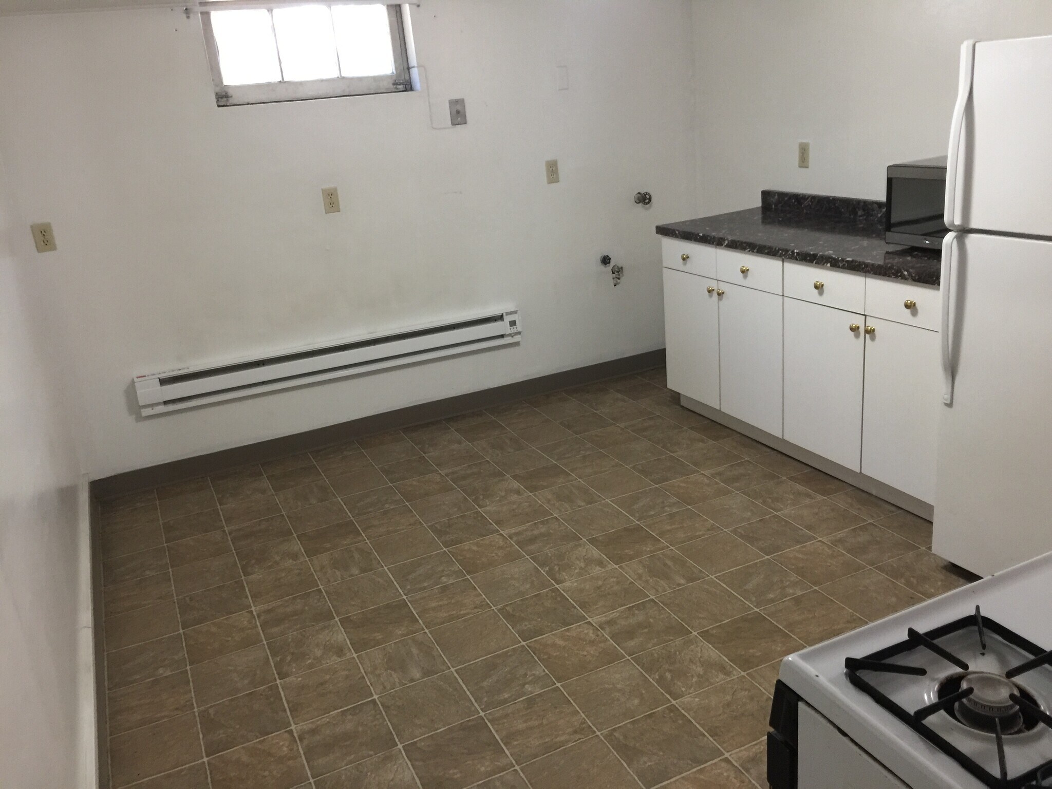 Dining Room - 903 W Rossi St