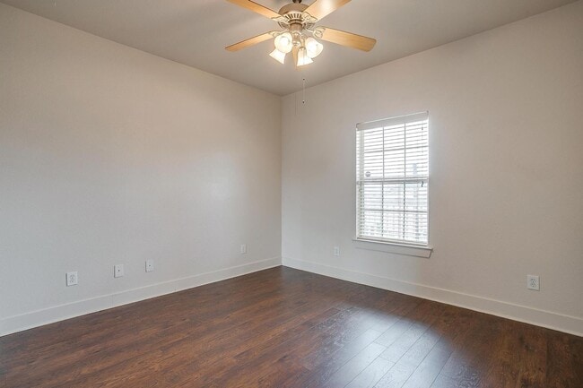 Building Photo - Wayside Duplex