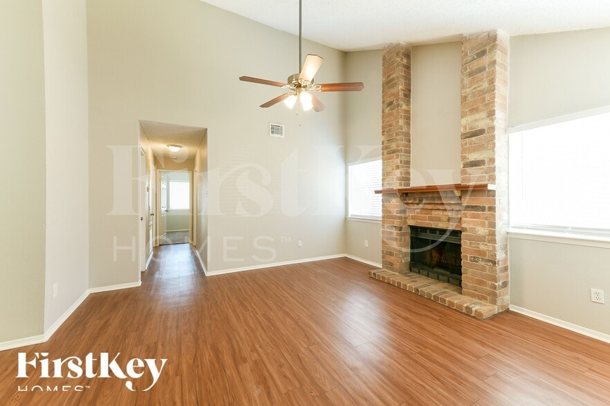 Building Photo - 13630 Alon Ln