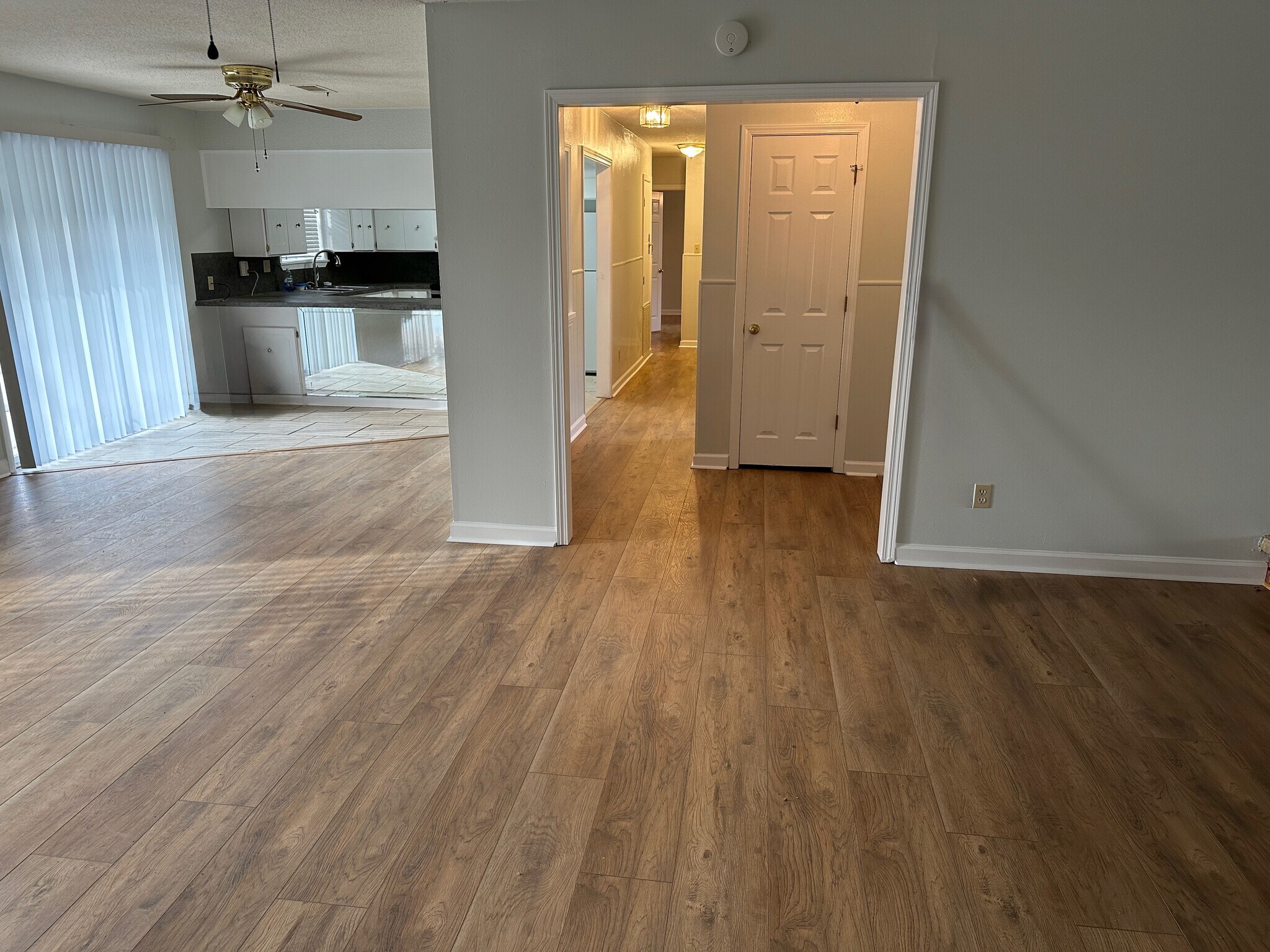 Building Photo - 323 Lance Cir