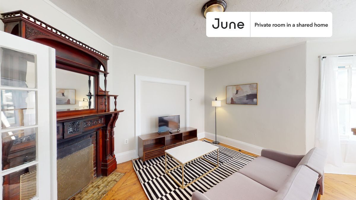 Building Photo - Room in Shared 6 bed/2 bath home