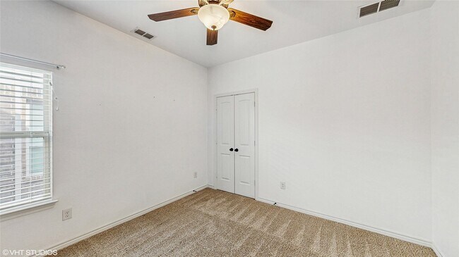 Building Photo - 721 Lake Pleasant Rd